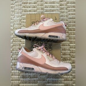 Women’s Air Max Terrascape 90s in Pink Oxford/Rose Whisper Size 8 in EUC